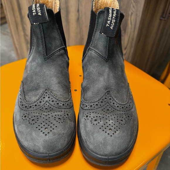 Blundstone Black Ankle Boots with Elastic Panels - Picture 2 of 6